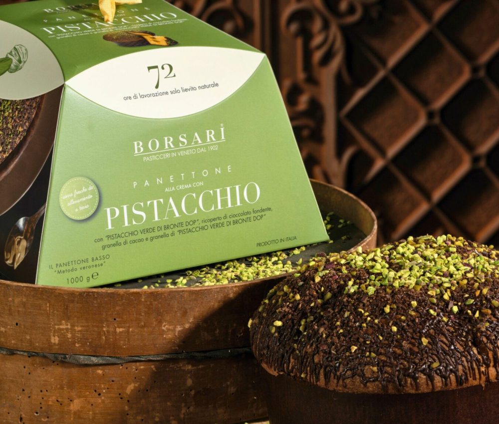 panettone with pistachio